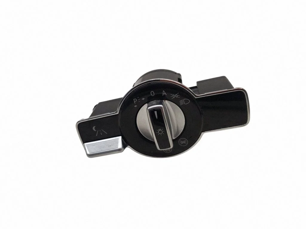 Gaismu slēdzis A2219053600