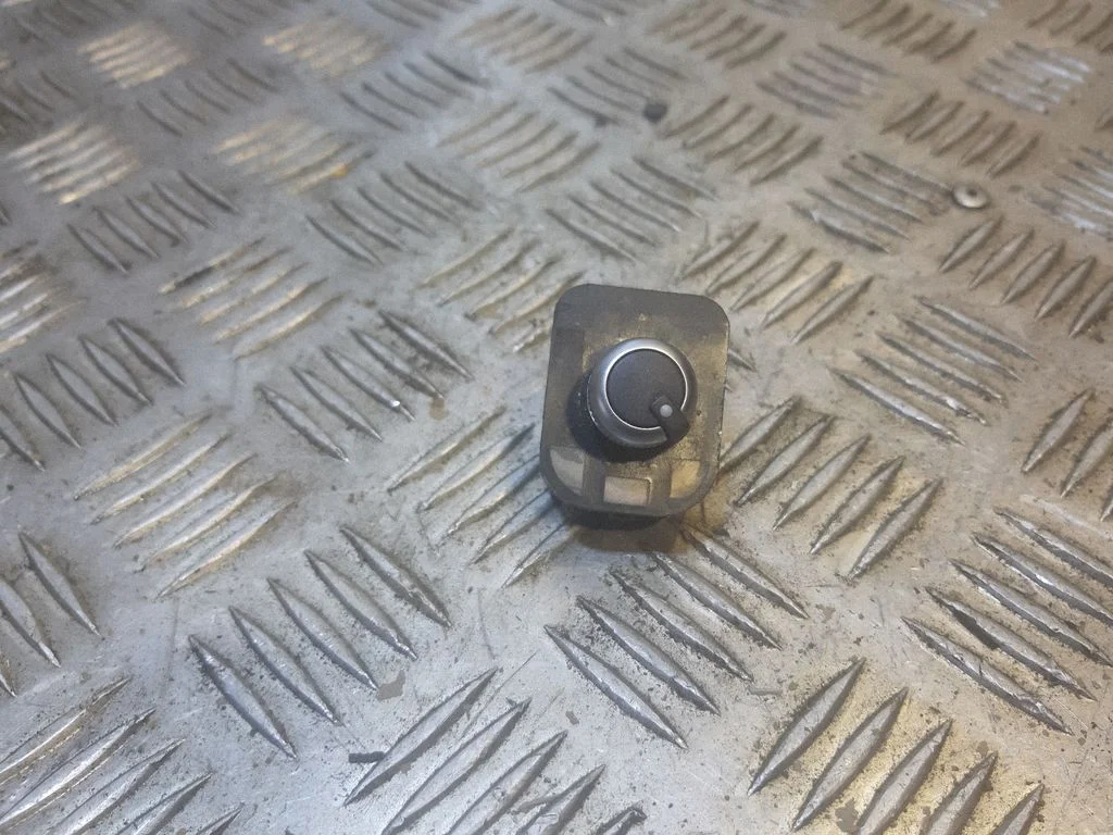 Przełącznik lusterek 8V0959565C