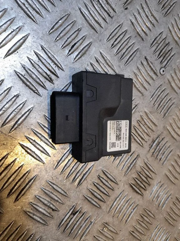 Fuel pump relay – Audi A4 S4 B9 (2015-2019)