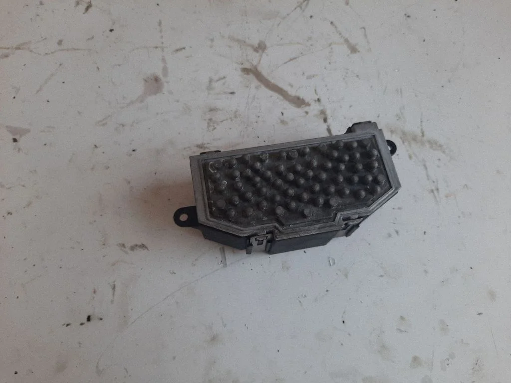 Heater blower fan relay 3C0907521D