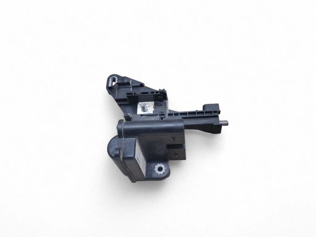 Vooluregulaatori relee – BMW 3-seeria F30 F35 F31 (2012-2018)