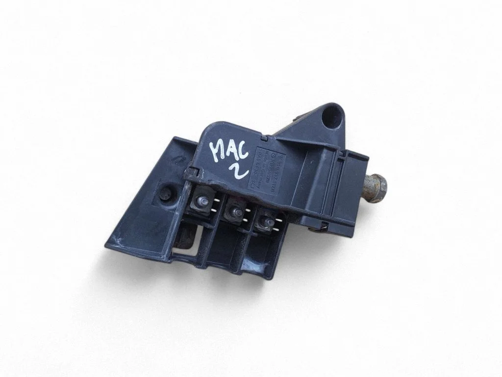 Current control relay – Porsche Macan (95B) (2014-2018)