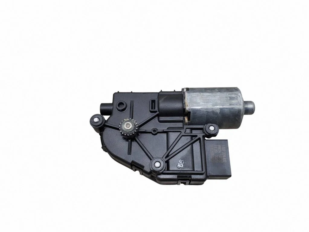 Jumta lūkas motoriņš/piedziņa 8R0959591A