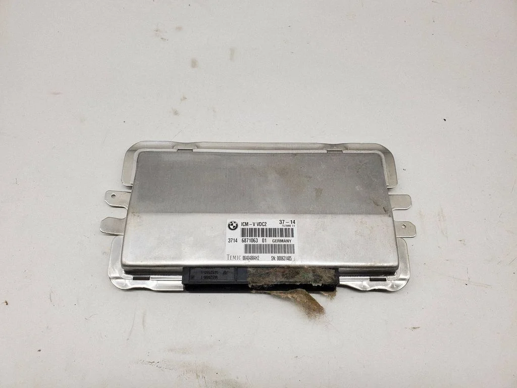 Sterownik zawieszenia 6871063