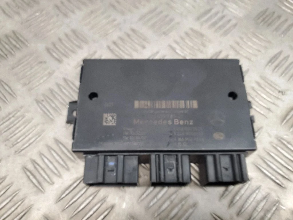Piekabes āķa vadības bloks A2469005501