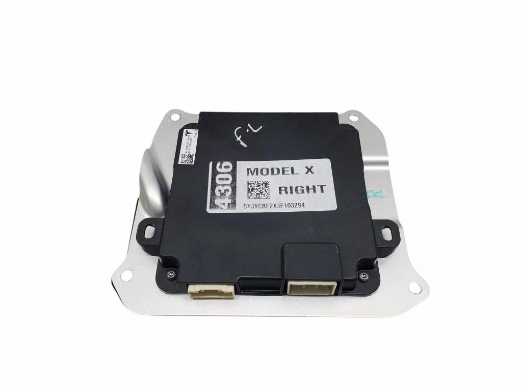 Durvju elektronikas vadības bloks – Tesla Model X (2015-)