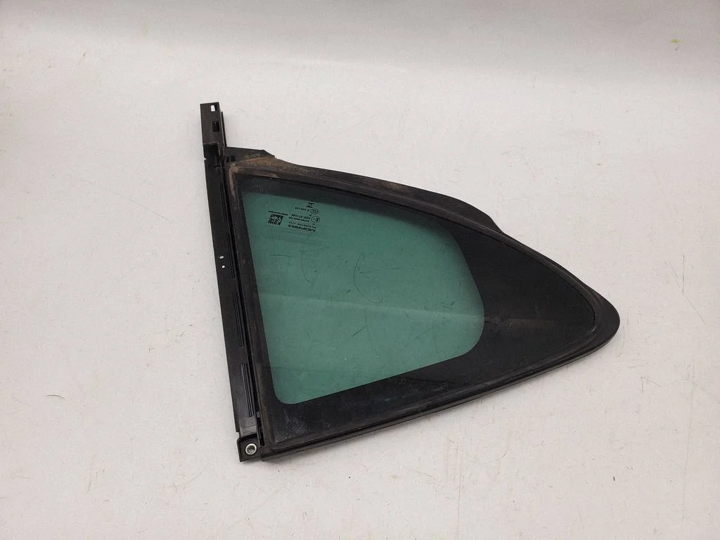Rear vent window glass 10157287
