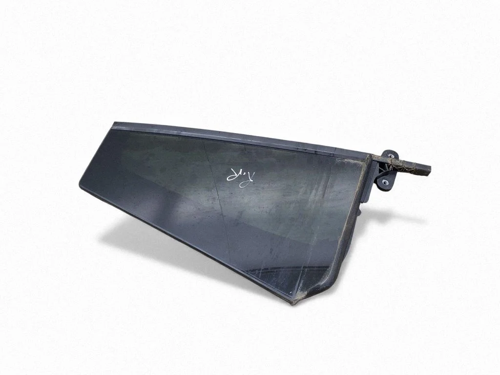 Rear vent window glass 3CN845214