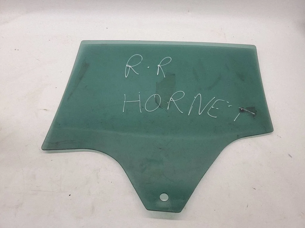 Rear door window glass – rear right