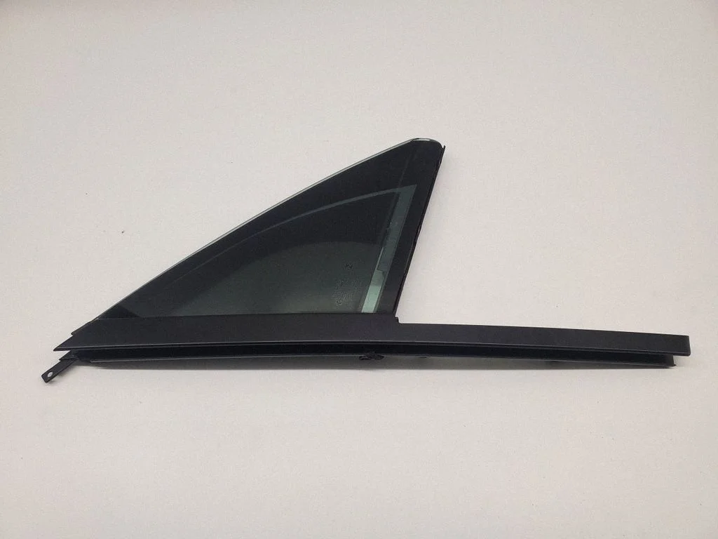 Front door vent window glass four-door – Porsche Macan (95B) (2014-2018)