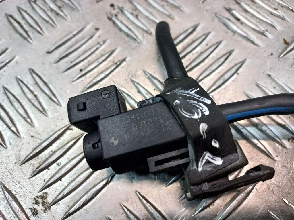 Vacuum valve – BMW X6 E71 (2008-2014)