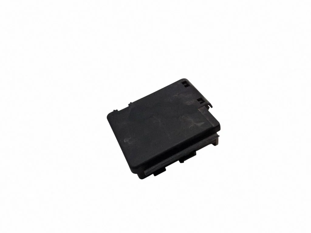 Plusa vadu savienojuma mezgls 8W0941824AK