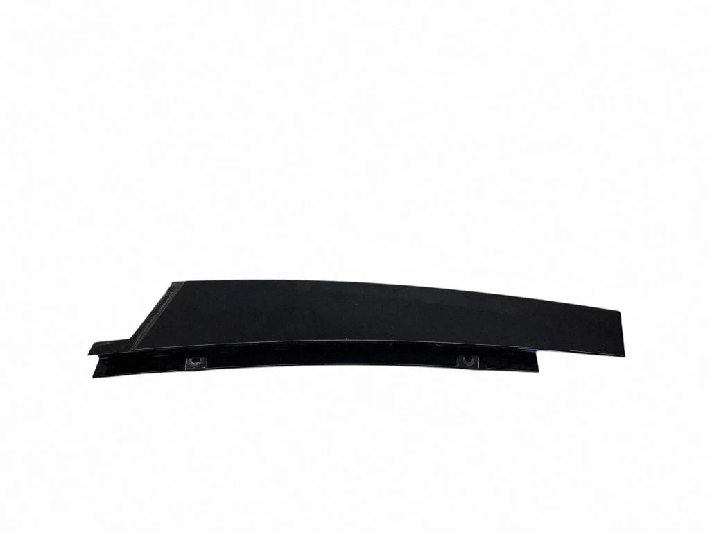 Esiukse liist (mold) – parem