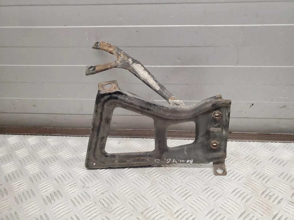 Bumper support mounting bracket corner 55112624