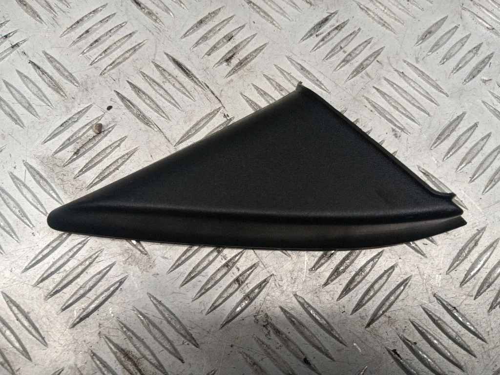 Spoguļa plastmasas apdare 4G0857506