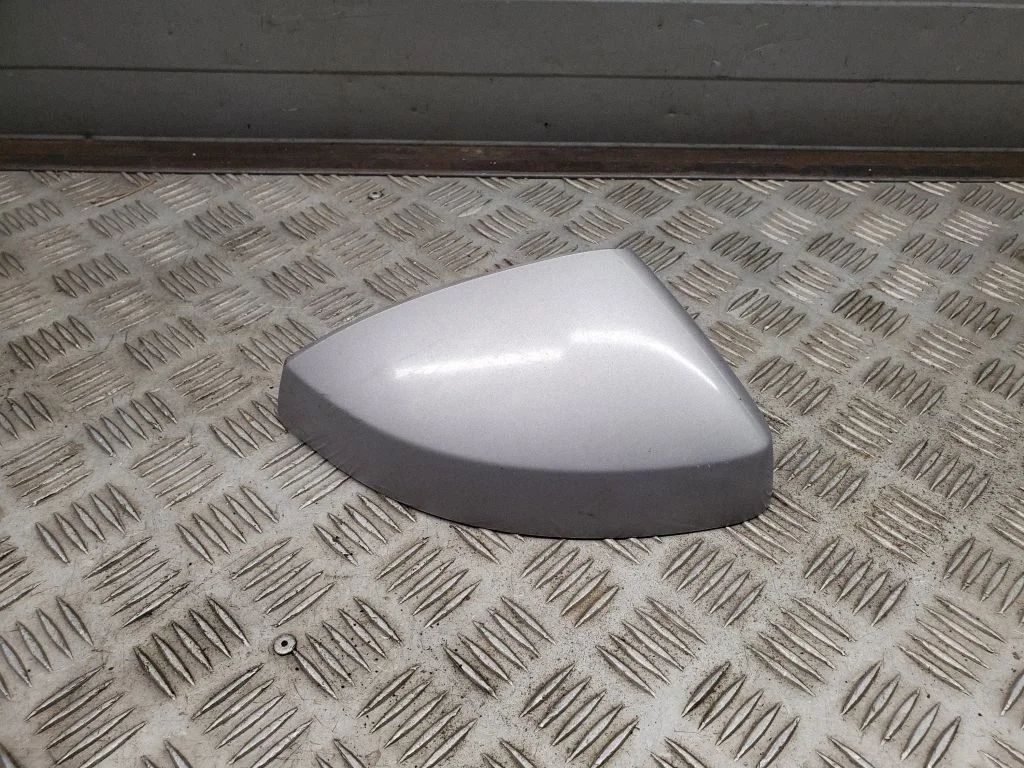 Spoguļa plastmasas apdare 8V0857528E