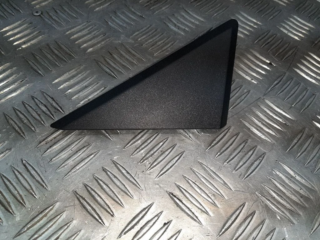 Spoguļa plastmasas apdare (kupejai) 84122629