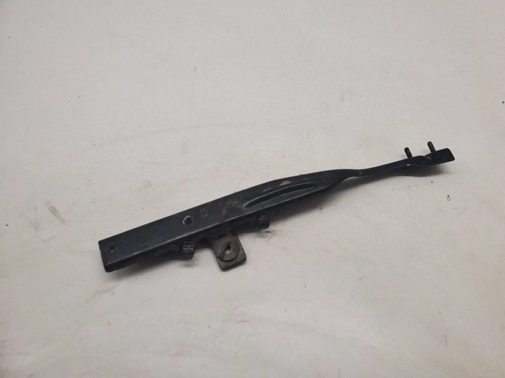 Radiator support slam panel bracket 50565588