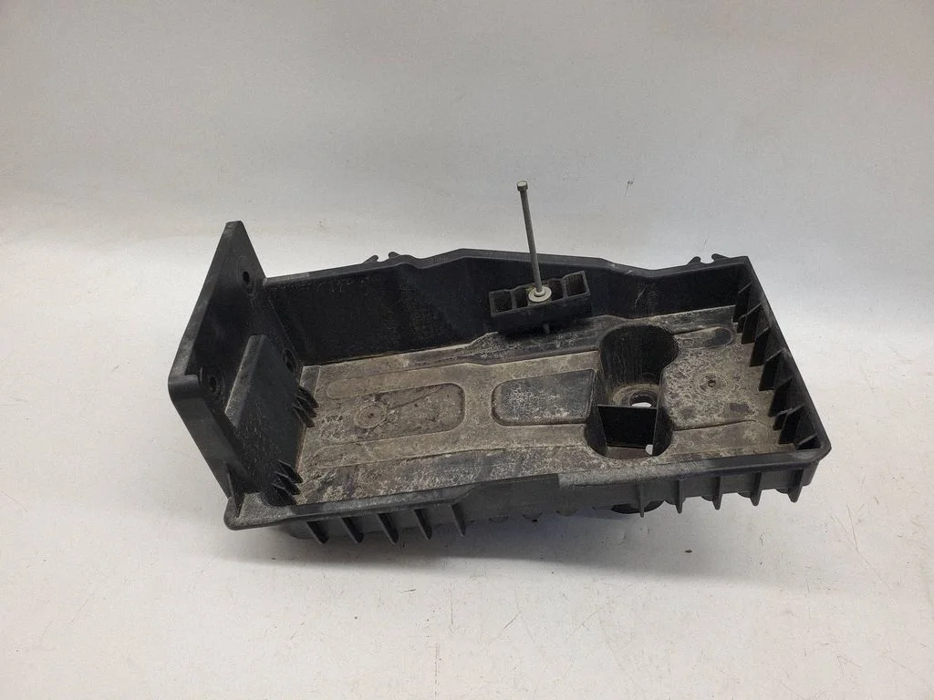 Akumulatora kārba L1MB10723AA