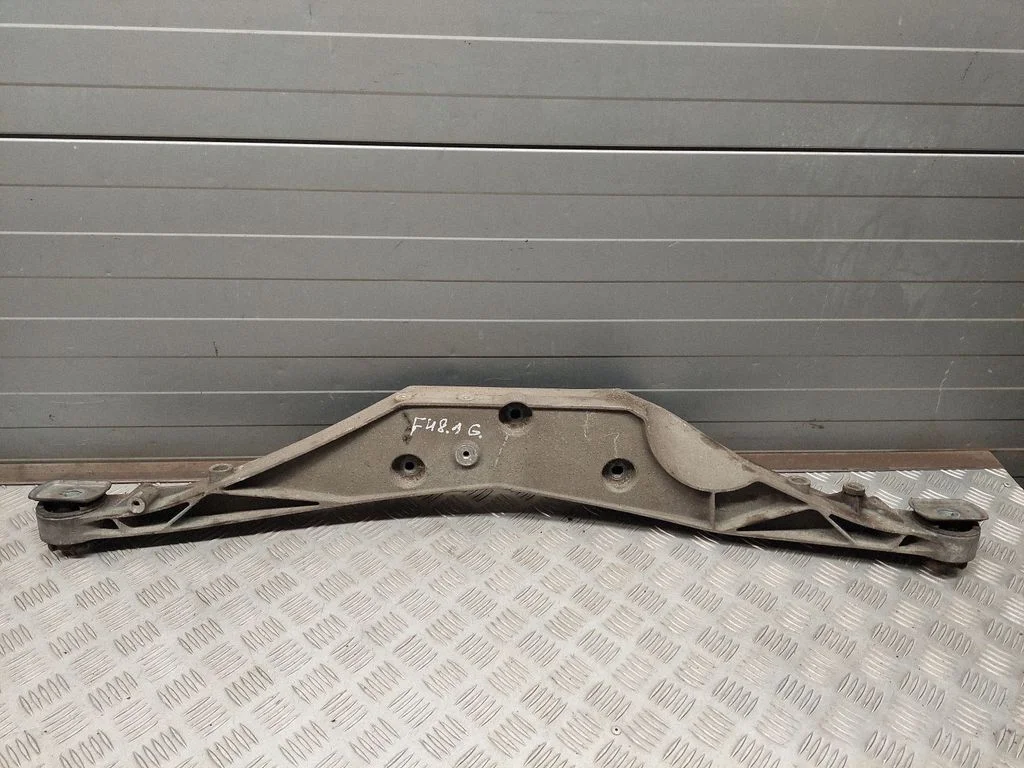Tagumise reduktori (diferentsiaali) klamber – BMW X1 F48 F49 (2015-2022)