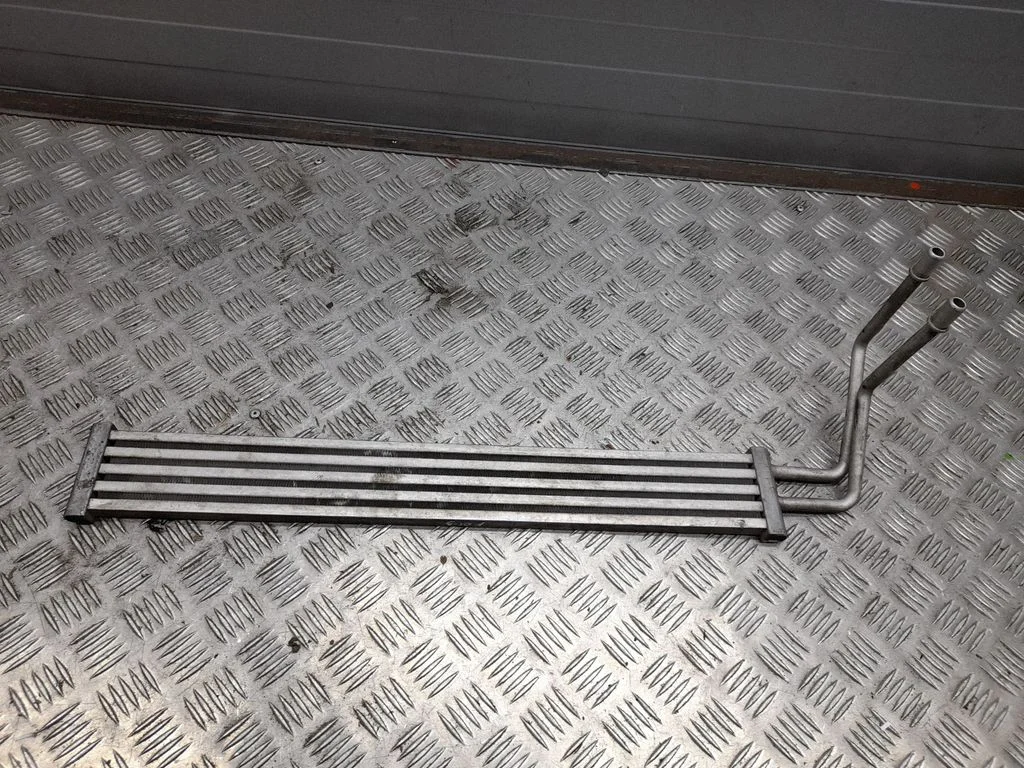 Power steering radiator – BMW 7 Series F01 F02 F03 F04 (2008-2016)