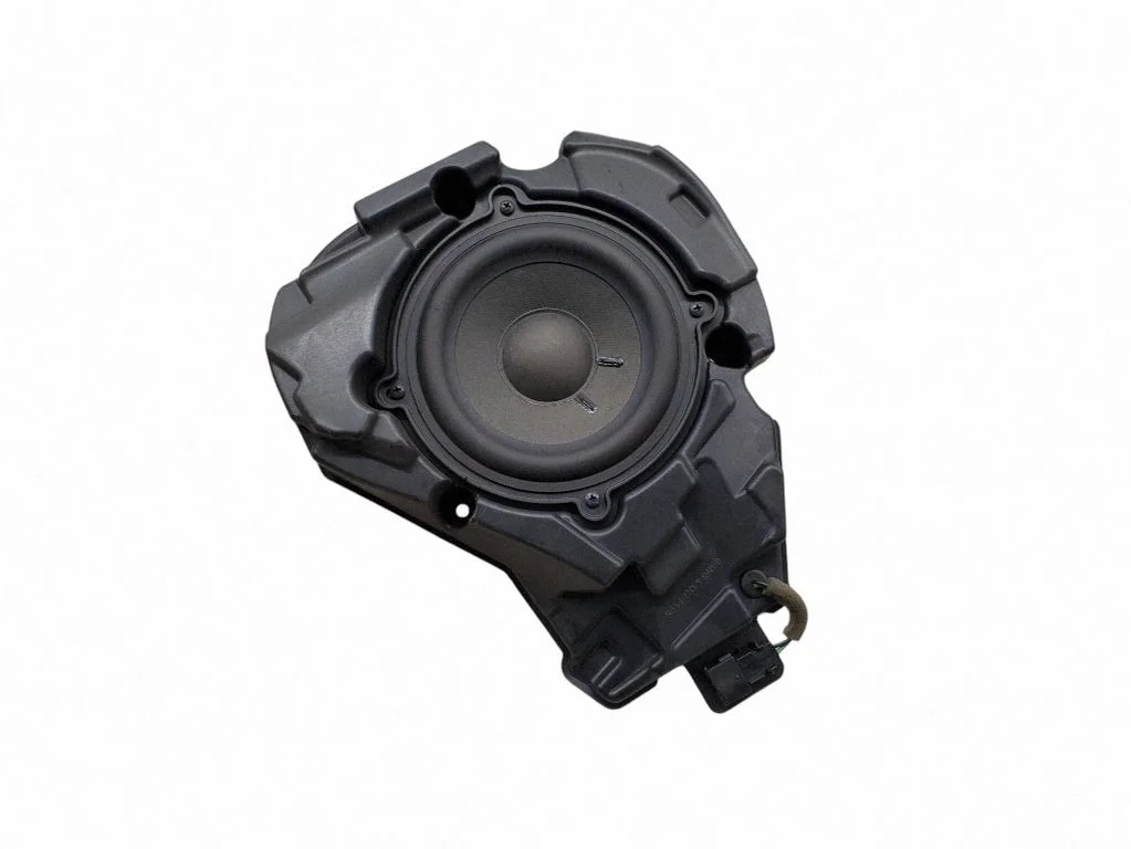 Skaļrunis (-ņi) aizmugurējās durvīs 4G0035302