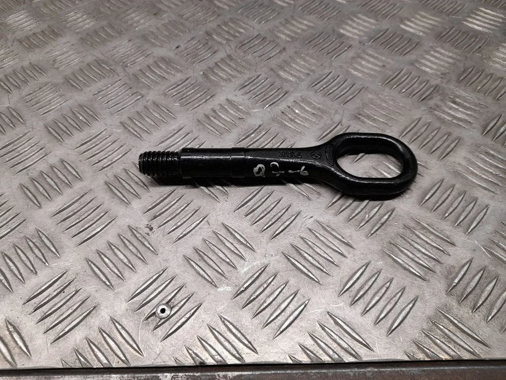 Towing hook eye – Audi Q7 4L (2005-2015)
