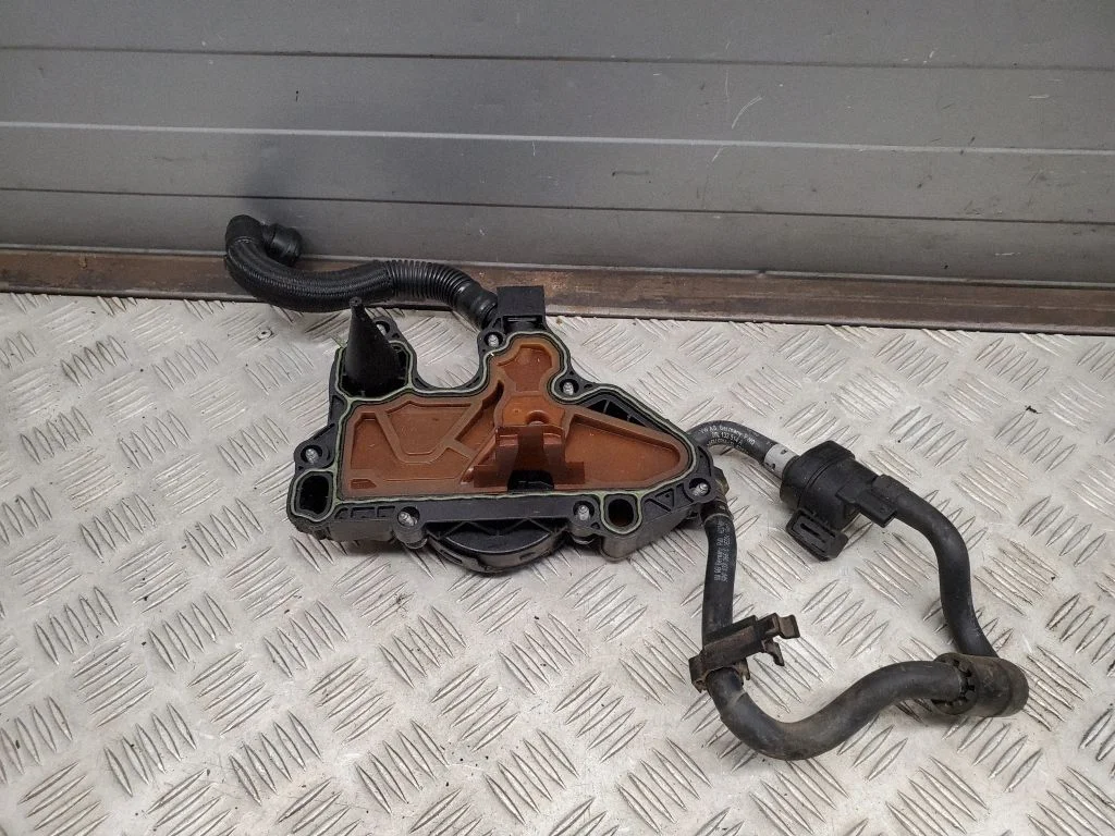Eļļas nosēdinātājs (separators) 06K103495AG