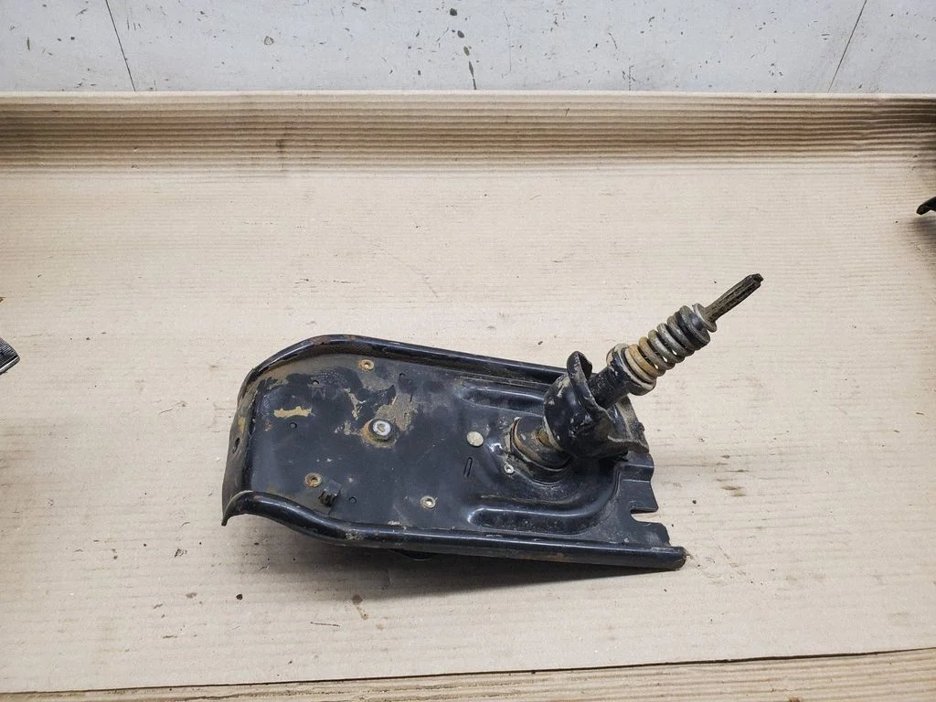 Spare wheel mounting bracket – Dodge Durango III (2010-)