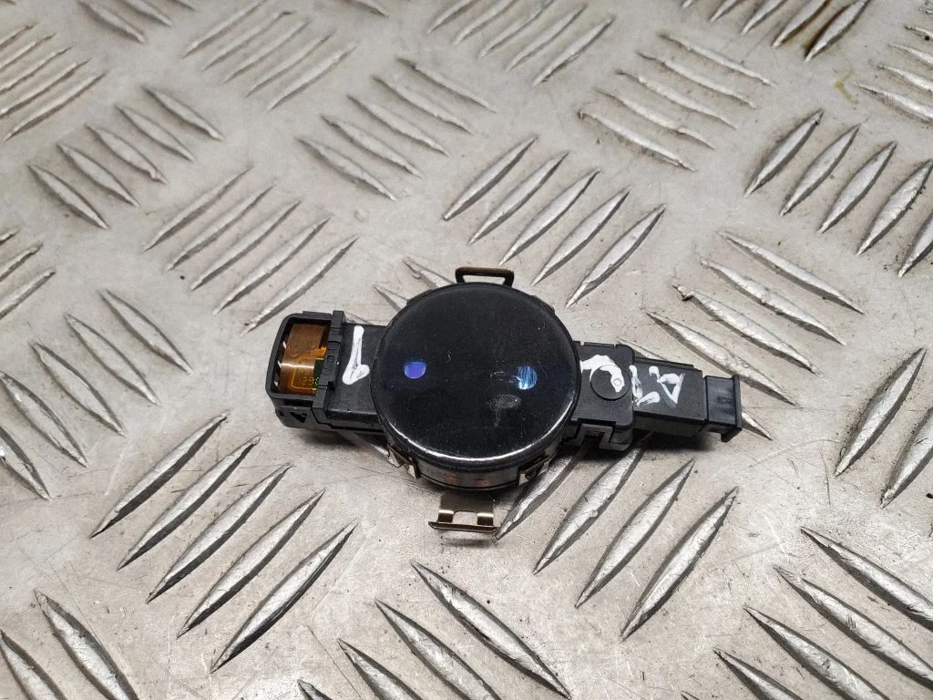 Lietus sensors – priekšējā