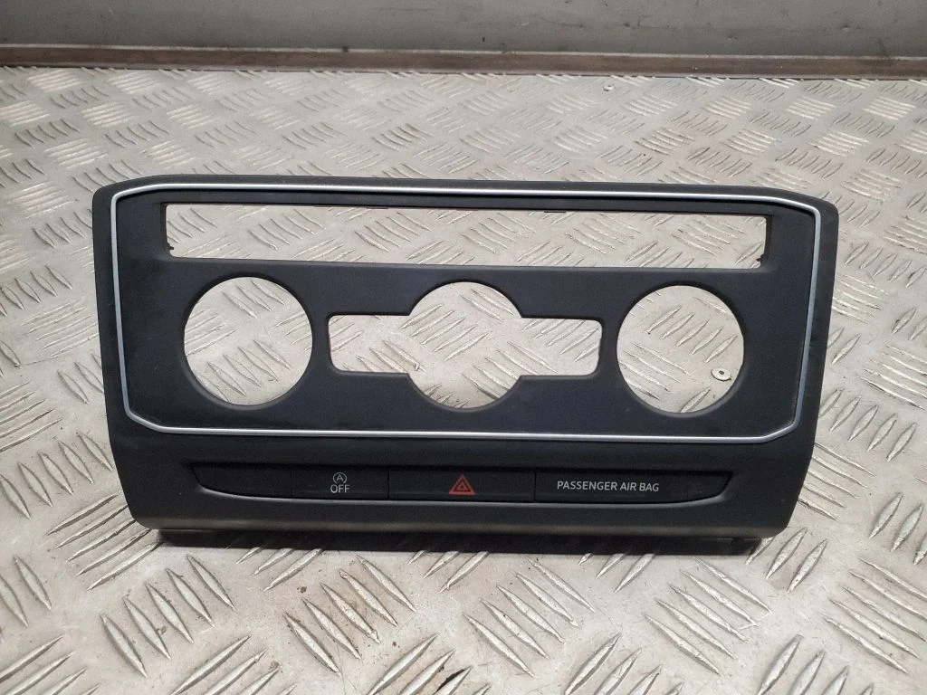 Klimata kontroles/apsildes vadības apdare 3CN863042D