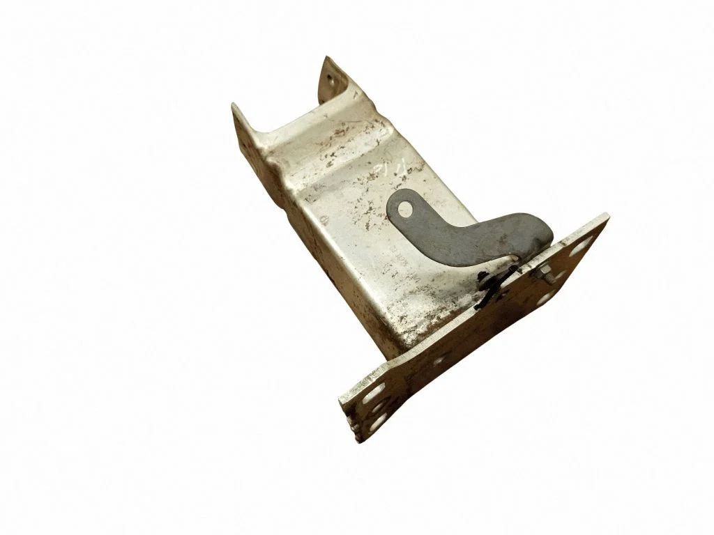 Priekšējā bampera pastiprinājums 8W0807133A