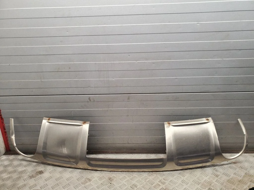 Aizmugurējā bufera apdares līste 4L0807835