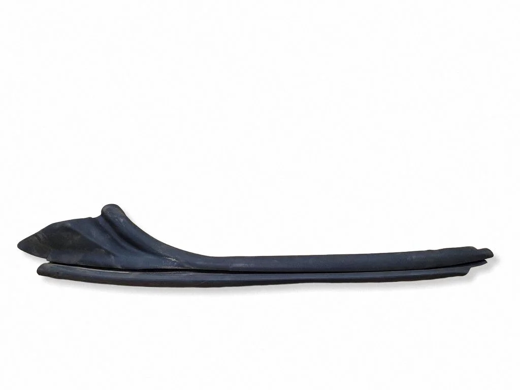 Priekšējā blīvgumija (pie stikla) 8W7831722B