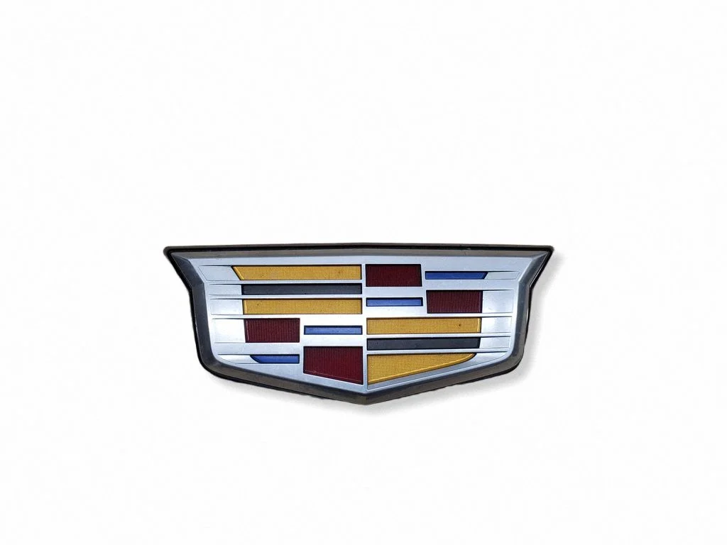 Manufacturers badge/model letters – Cadillac XT6 (2019-)