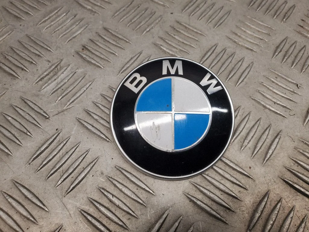 Ražotāja emblēma/modeļa burti – BMW 7. sērija F01 F02 F03 F04 (2008-2016)