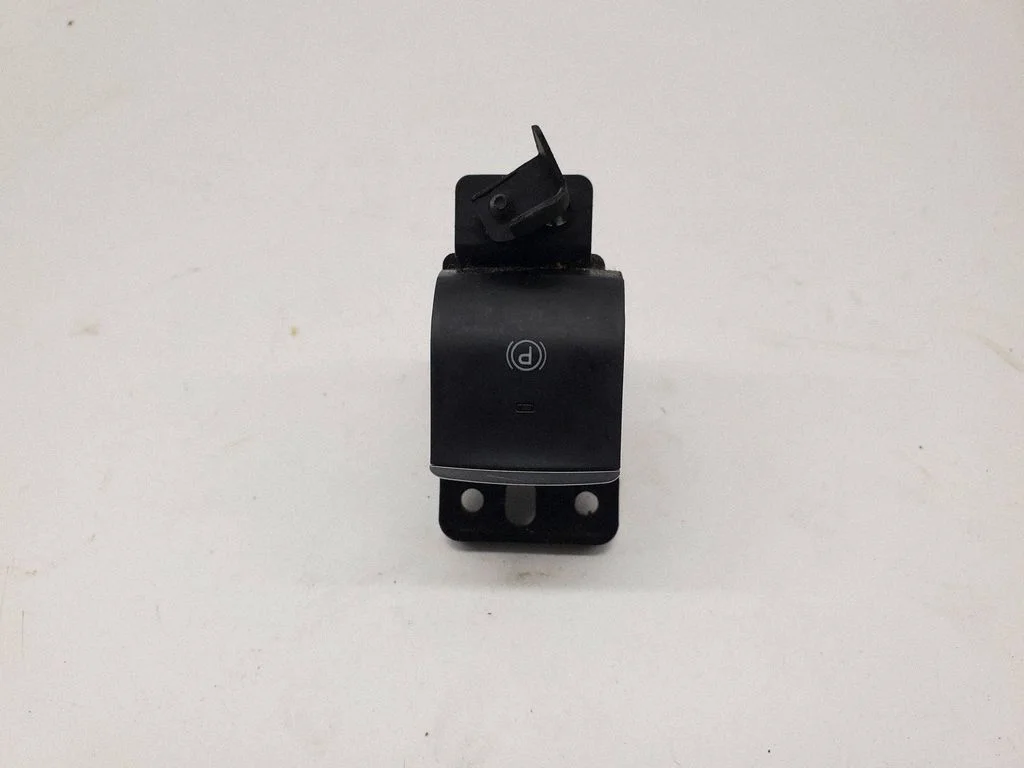 Hand parking brake switch – Alfa Romeo Stelvio (2016-)