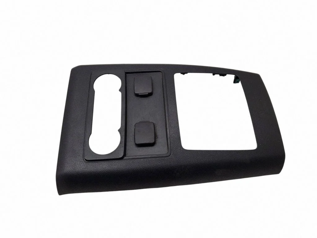 Cita centrālās konsoles (tuneļa) detaļa LB5BS04584A