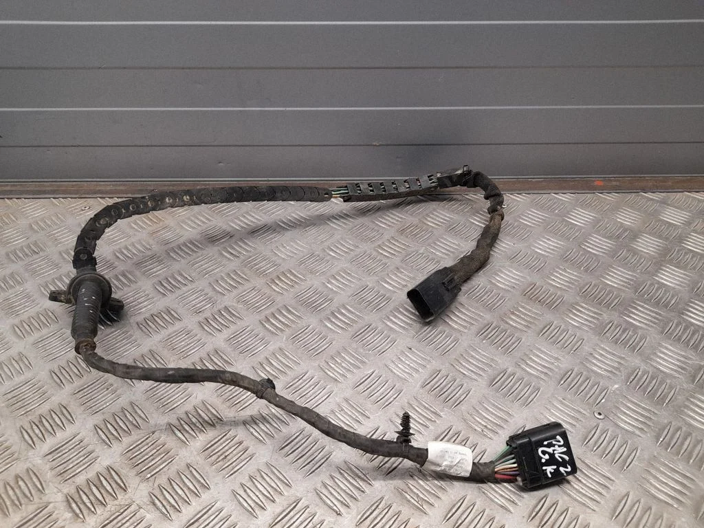 Sānu (bīdāmo) durvju vadu instalācija 68360871AB