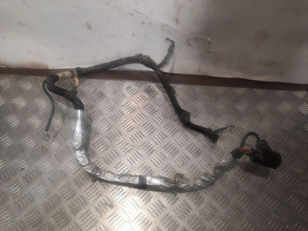 Pārnesumkārbas vadu instalācija FV4T3C221