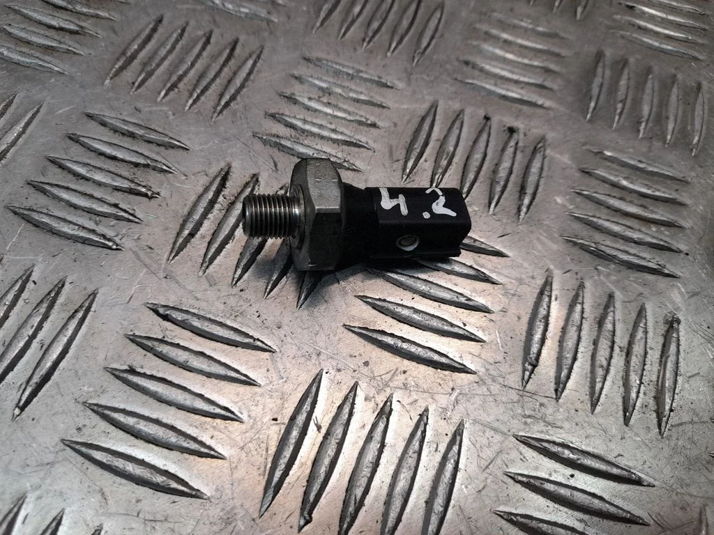 Eļļas spiediena sensors – Audi S5 (2007-2017)