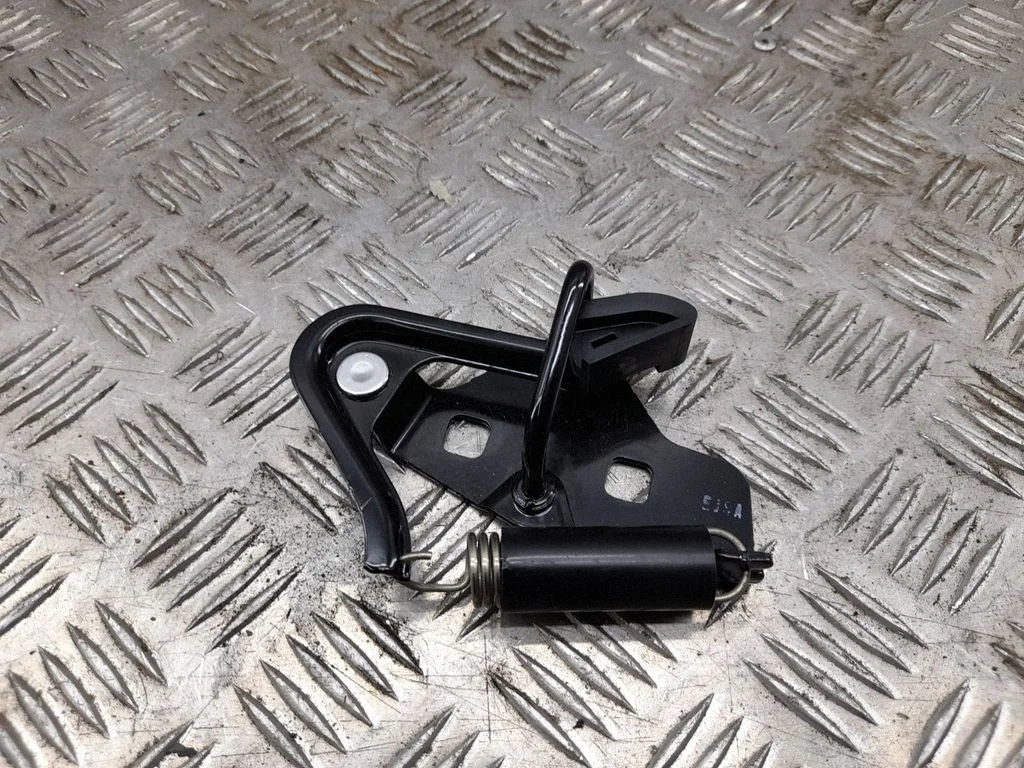 Tagabordi lukk EJ7VA63