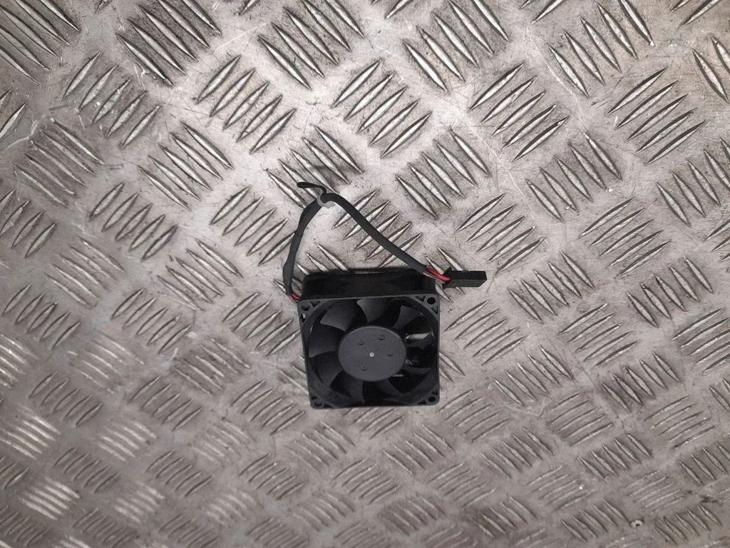 Juhtploki jahutusventilaator 698307502