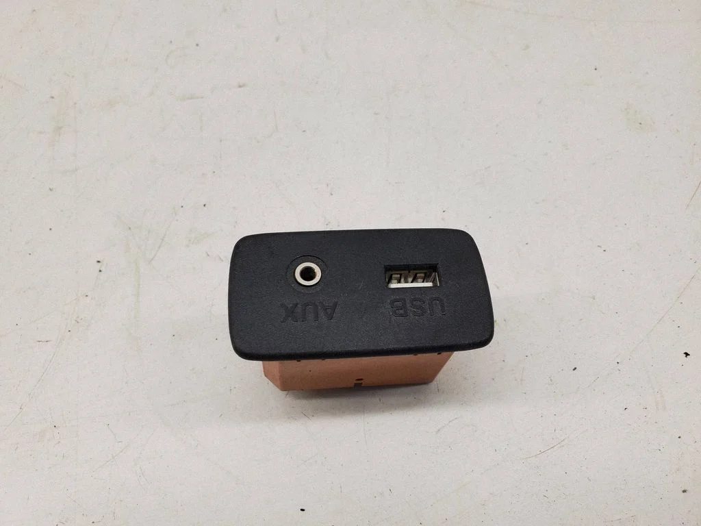USB ligzda 86257AL210