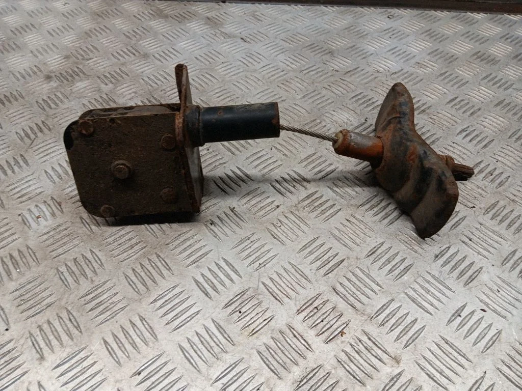 Spare wheel bolt 52014127AB