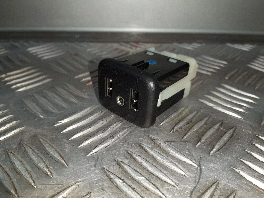 AUX ligzda 2349650