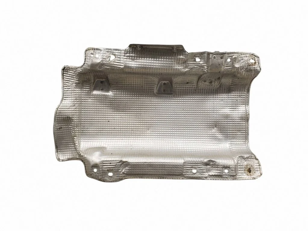 Heat shield in engine bay – Maserati Levante (2017-)