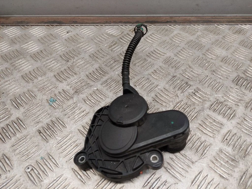 Breather valve – Mercedes-Benz GL-Class X166 (2013-2019)