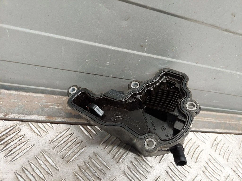 Kartera ventilācijas vārsts – Mercedes-Benz GL klase X166 (2013-2019)