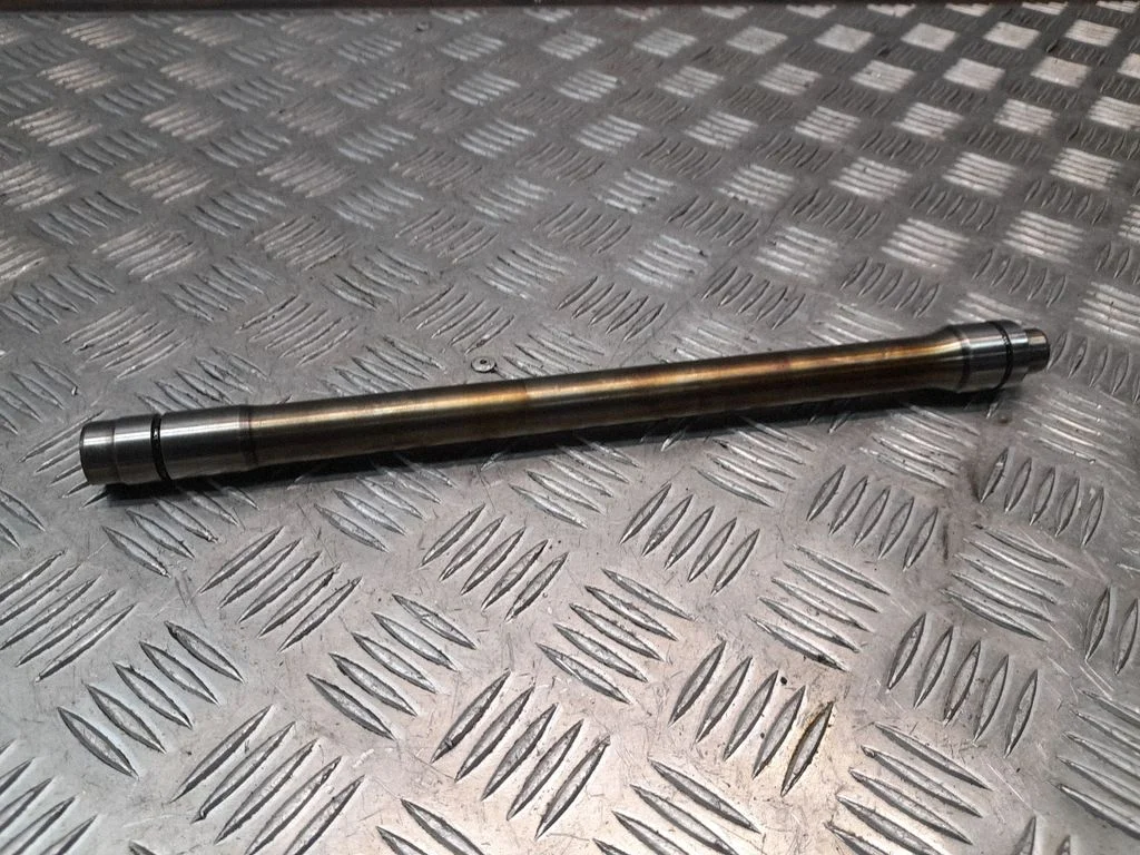 Balansa vārpsta 06E103273T